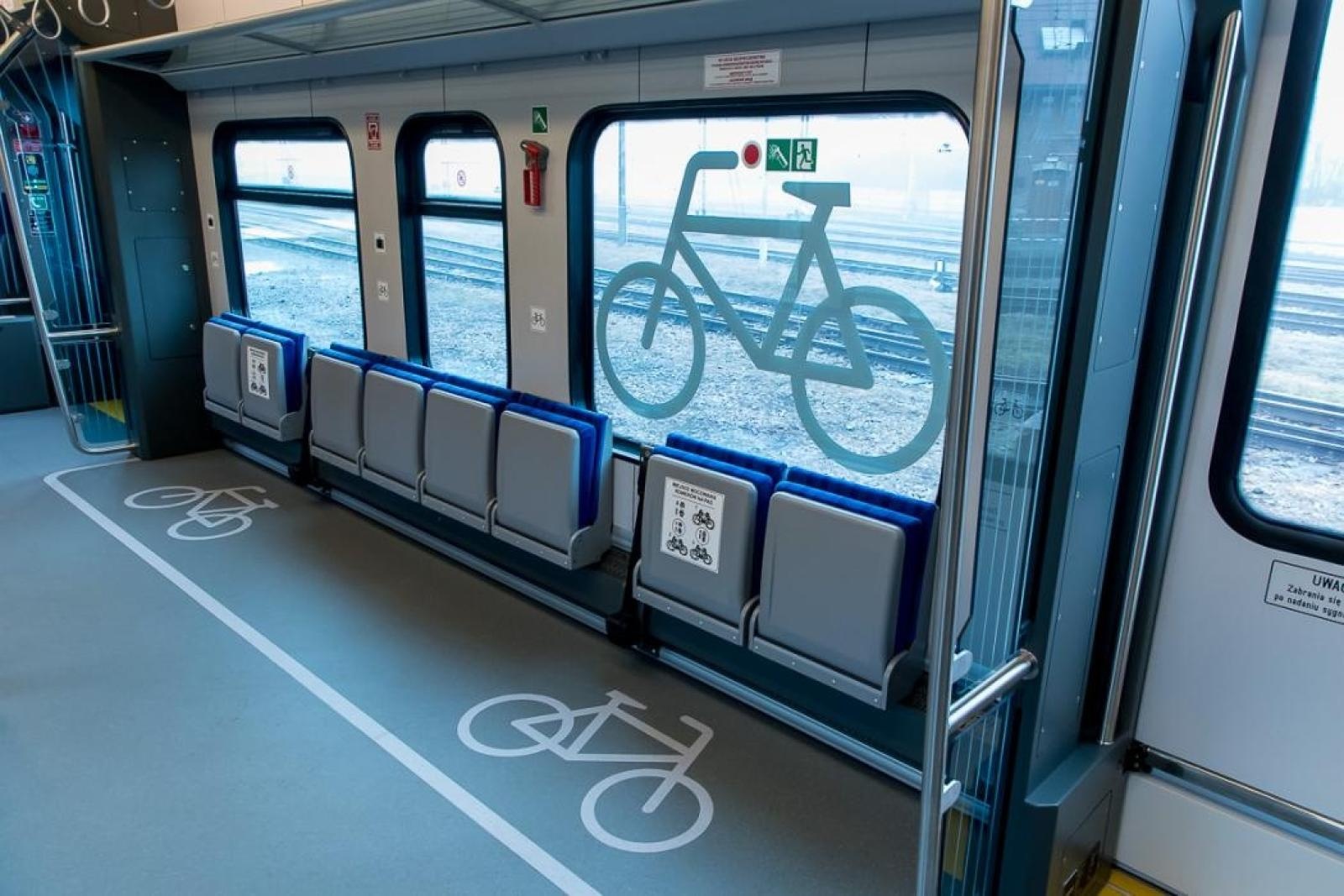 Zdjęcie w galerii na portalu naszwodzislaw.com: Na torach w regionie pojawiły się Impulsy 2 wiadomości z regionu