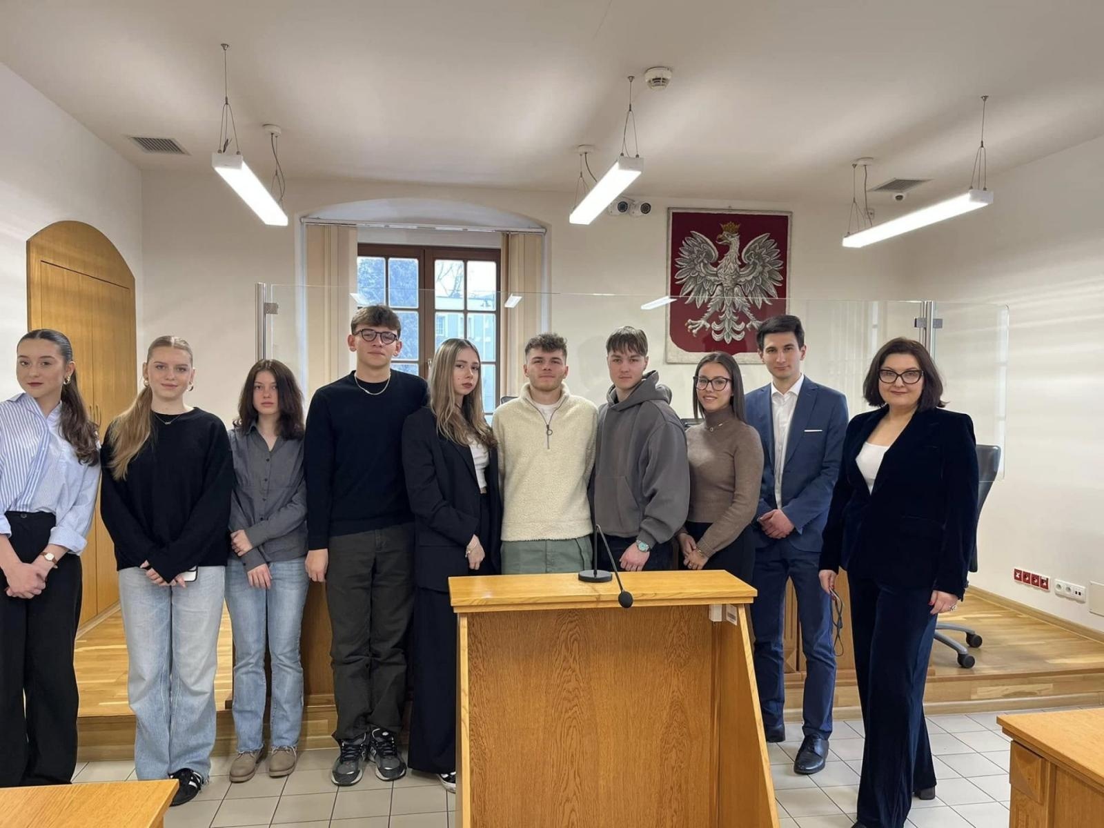 Zdjęcie w galerii na portalu naszwodzislaw.com: Zawodowy Debiut - 126 uczniów na drodze do kariery zawodowej wiadomości z regionu