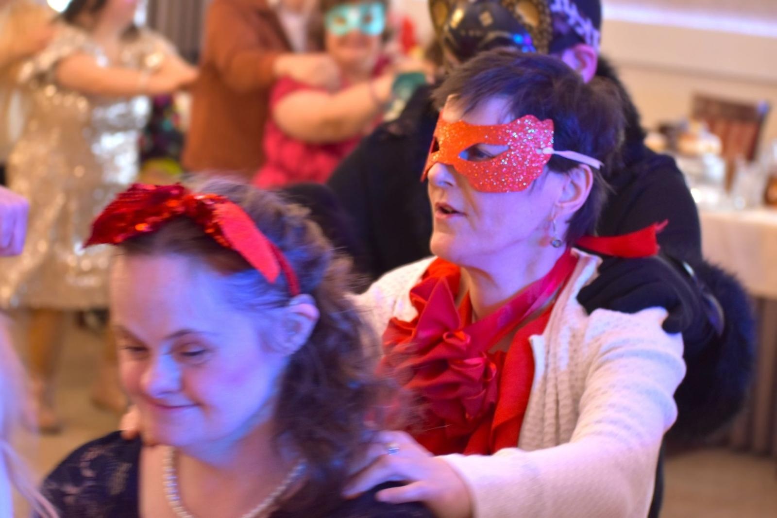 Zdjęcie w galerii na portalu naszwodzislaw.com: Karnawałowa radość i integracja wiadomości z regionu