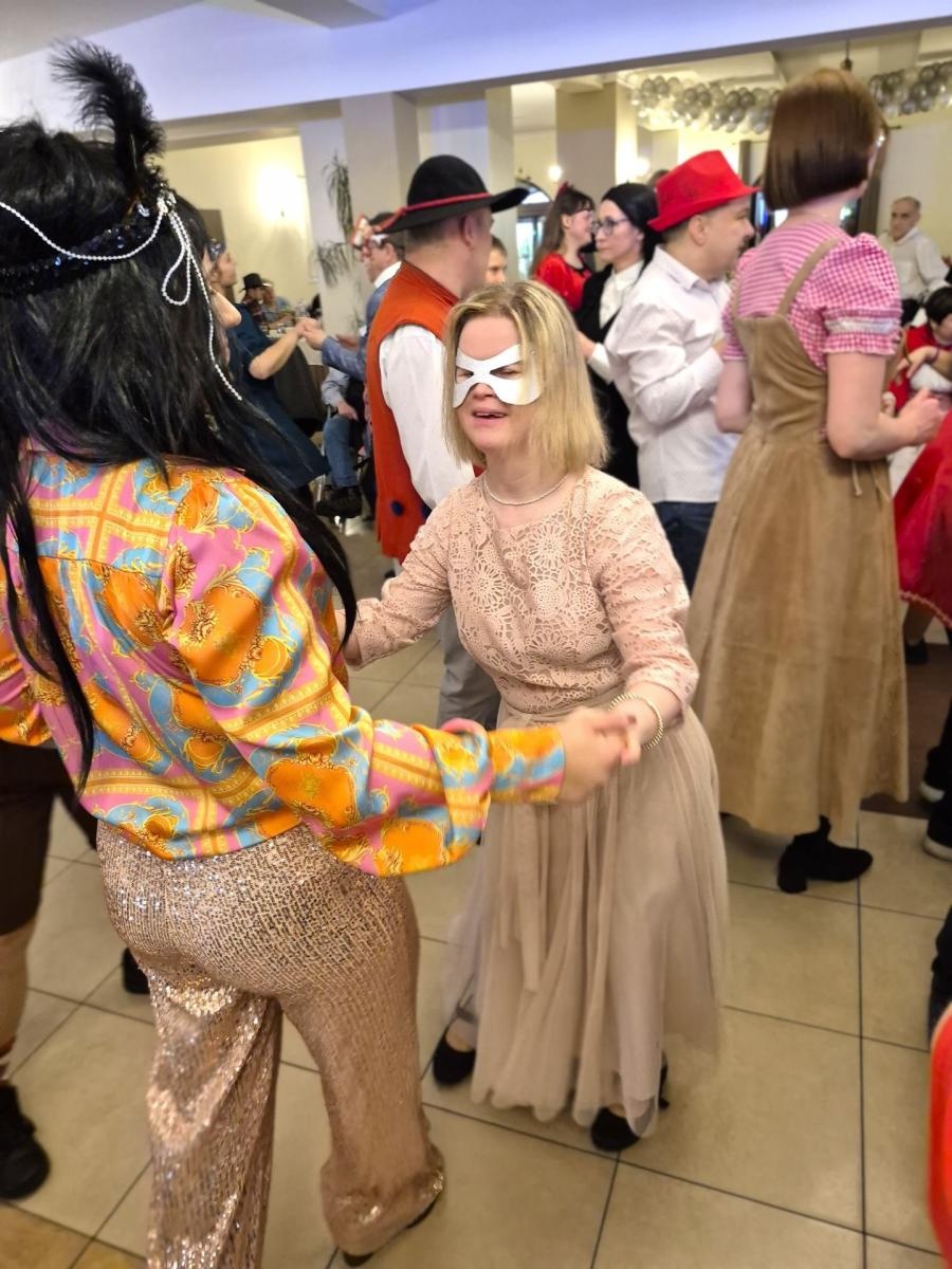 Zdjęcie w galerii na portalu naszwodzislaw.com: Karnawałowa radość i integracja wiadomości z regionu