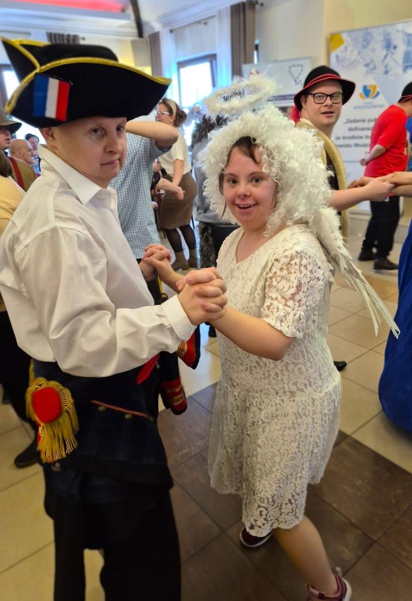Zdjęcie w galerii na portalu naszwodzislaw.com: Karnawałowa radość i integracja wiadomości z regionu