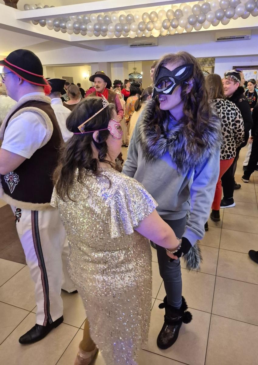 Zdjęcie w galerii na portalu naszwodzislaw.com: Karnawałowa radość i integracja wiadomości z regionu