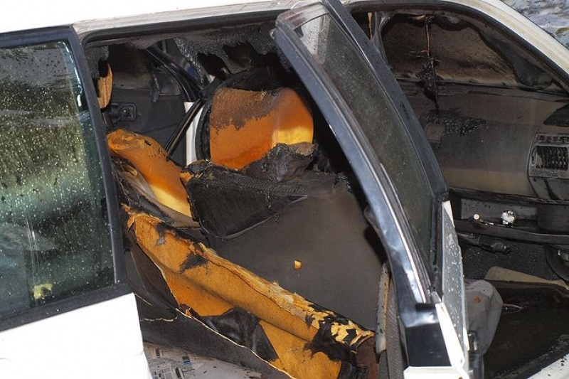 Zdjęcie w galerii na portalu naszwodzislaw.com: W Pszowie spłonął samochód wiadomości z regionu