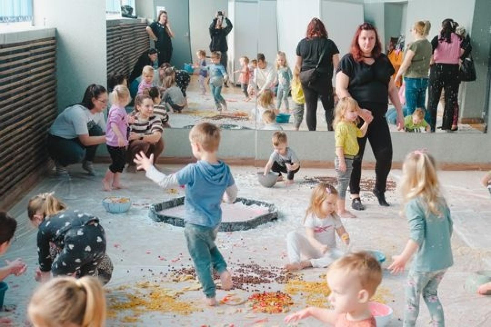 Zdjęcie w galerii na portalu naszwodzislaw.com: Ferie pełne marzeń - Akcja Zima 2025 w WCK wiadomości z regionu