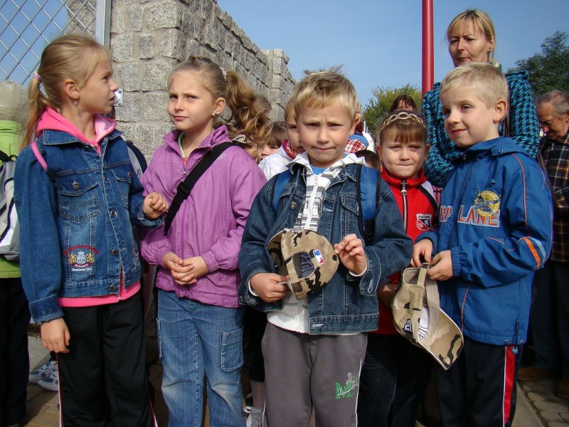 Zdjęcie w galerii na portalu naszwodzislaw.com: Tłumy sześciolatków na otwarciu Glinioka wiadomości z regionu