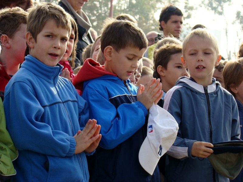 Zdjęcie w galerii na portalu naszwodzislaw.com: Tłumy sześciolatków na otwarciu Glinioka wiadomości z regionu