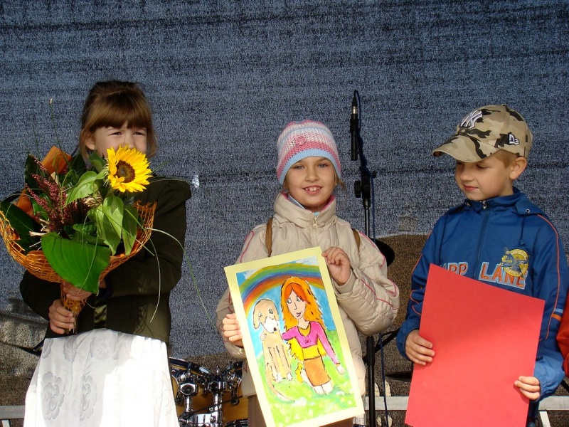 Zdjęcie w galerii na portalu naszwodzislaw.com: Tłumy sześciolatków na otwarciu Glinioka wiadomości z regionu