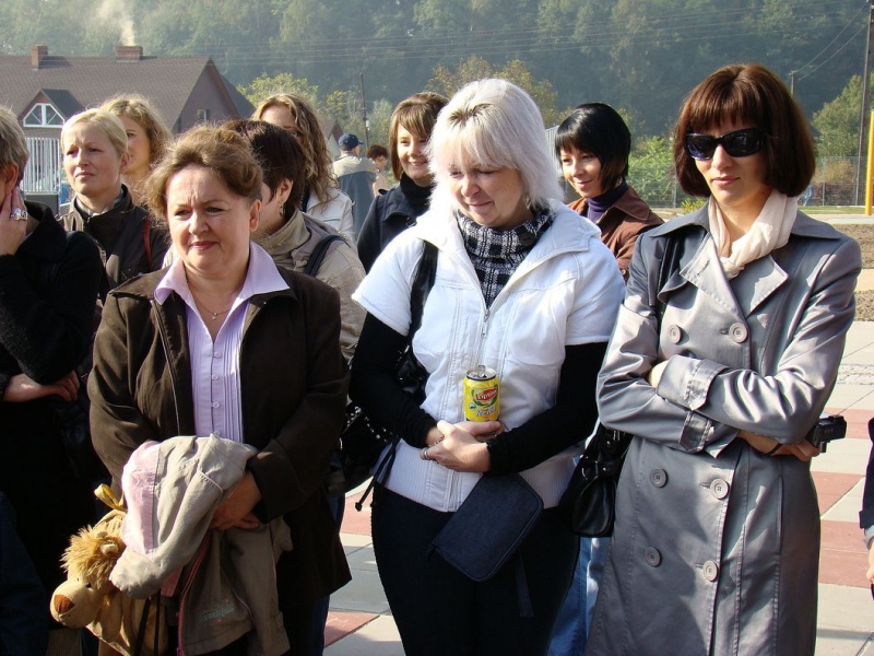 Zdjęcie w galerii na portalu naszwodzislaw.com: Tłumy sześciolatków na otwarciu Glinioka wiadomości z regionu