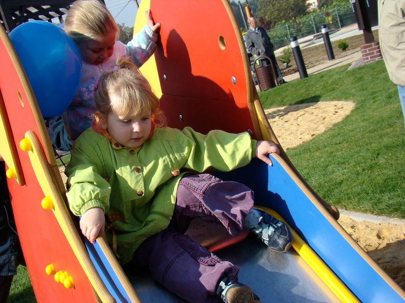 Zdjęcie w galerii na portalu naszwodzislaw.com: Tłumy sześciolatków na otwarciu Glinioka wiadomości z regionu