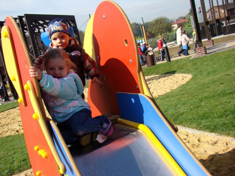 Zdjęcie w galerii na portalu naszwodzislaw.com: Tłumy sześciolatków na otwarciu Glinioka wiadomości z regionu