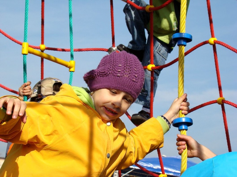 Zdjęcie w galerii na portalu naszwodzislaw.com: Tłumy sześciolatków na otwarciu Glinioka wiadomości z regionu