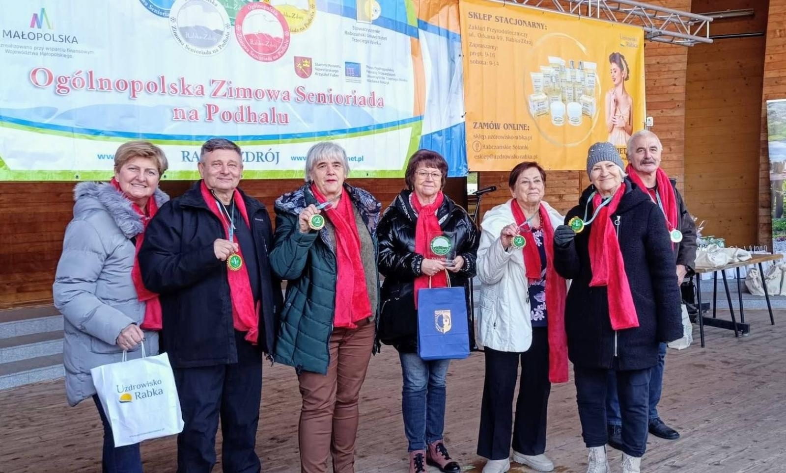 Zdjęcie w galerii na portalu naszwodzislaw.com: Seniorzy z WUTW wracają z medalami z Ogólnopolskiej Senioriady wiadomości z regionu