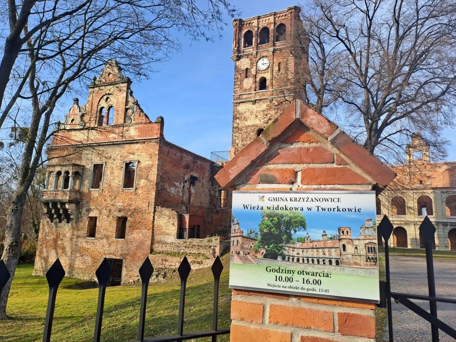 Zdjęcie w galerii na portalu naszwodzislaw.com: Patrz, jak nadchodzi wiosna z wieży w Tworkowie wiadomości z regionu