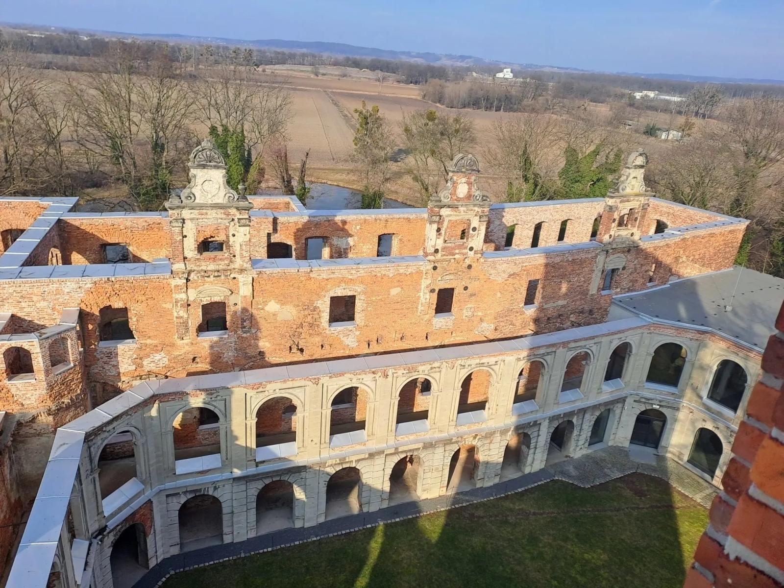 Zdjęcie w galerii na portalu naszwodzislaw.com: Patrz, jak nadchodzi wiosna z wieży w Tworkowie wiadomości z regionu