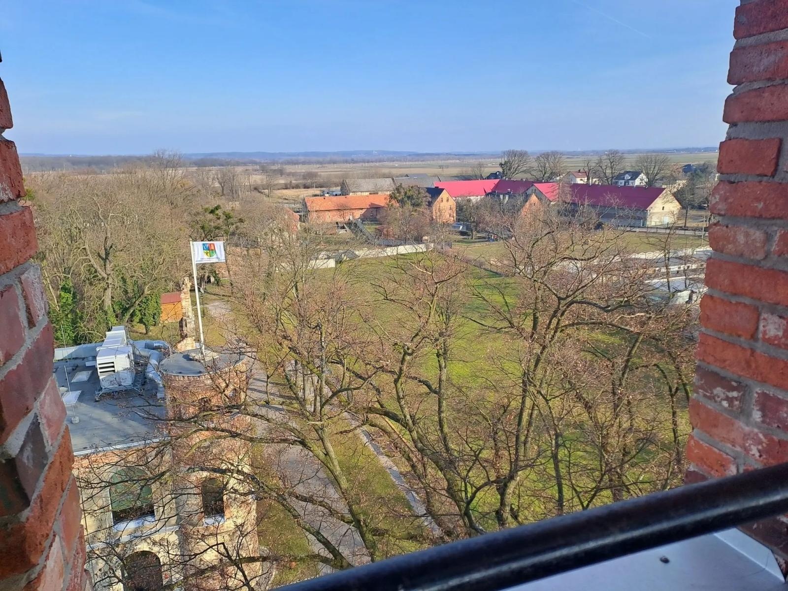 Zdjęcie w galerii na portalu naszwodzislaw.com: Patrz, jak nadchodzi wiosna z wieży w Tworkowie wiadomości z regionu