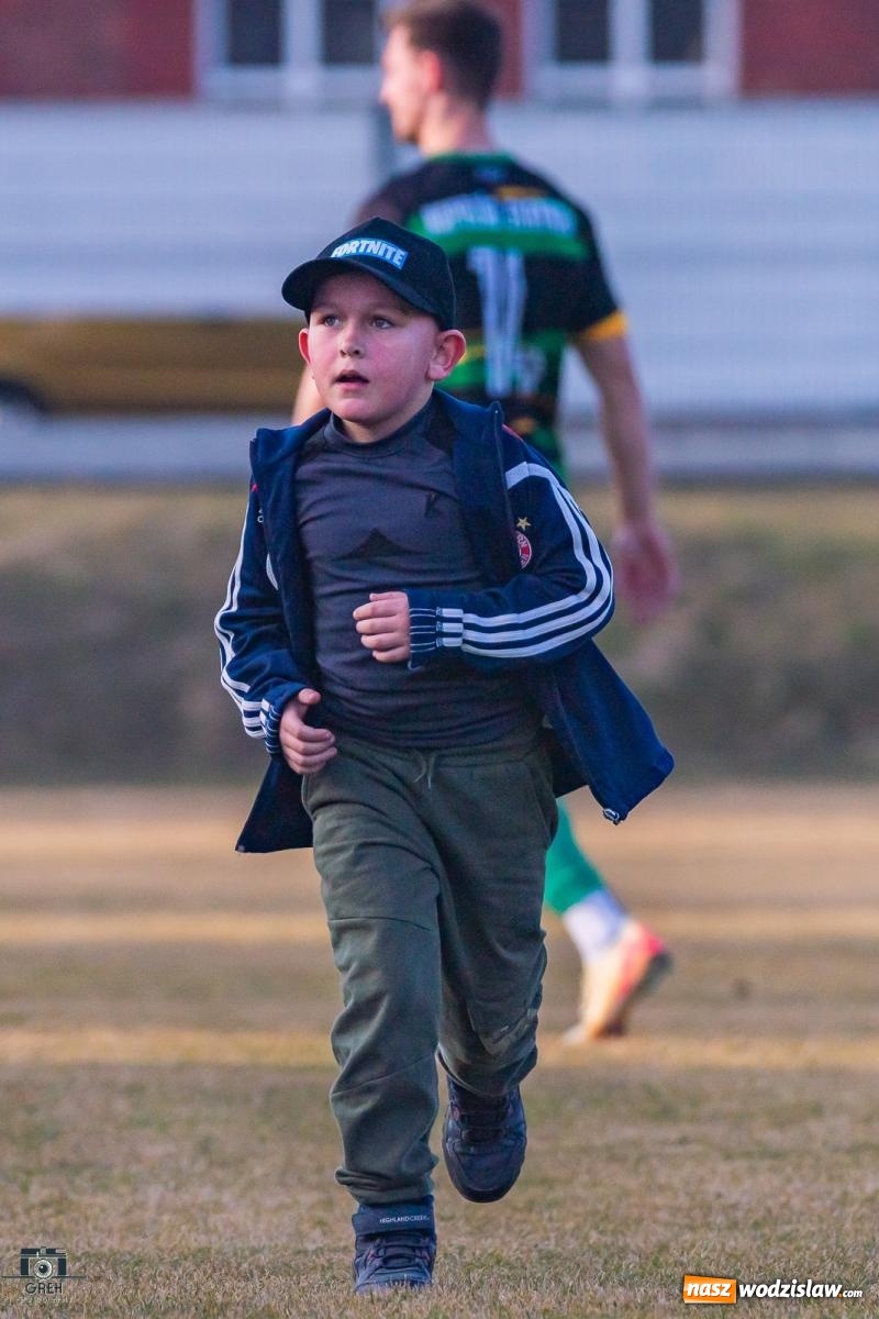 Zdjęcie w galerii na portalu naszwodzislaw.com: Naprzód Syrynia bez punktów w inauguracyjnym meczu rundy wiosennej [FOTO] wiadomości z regionu