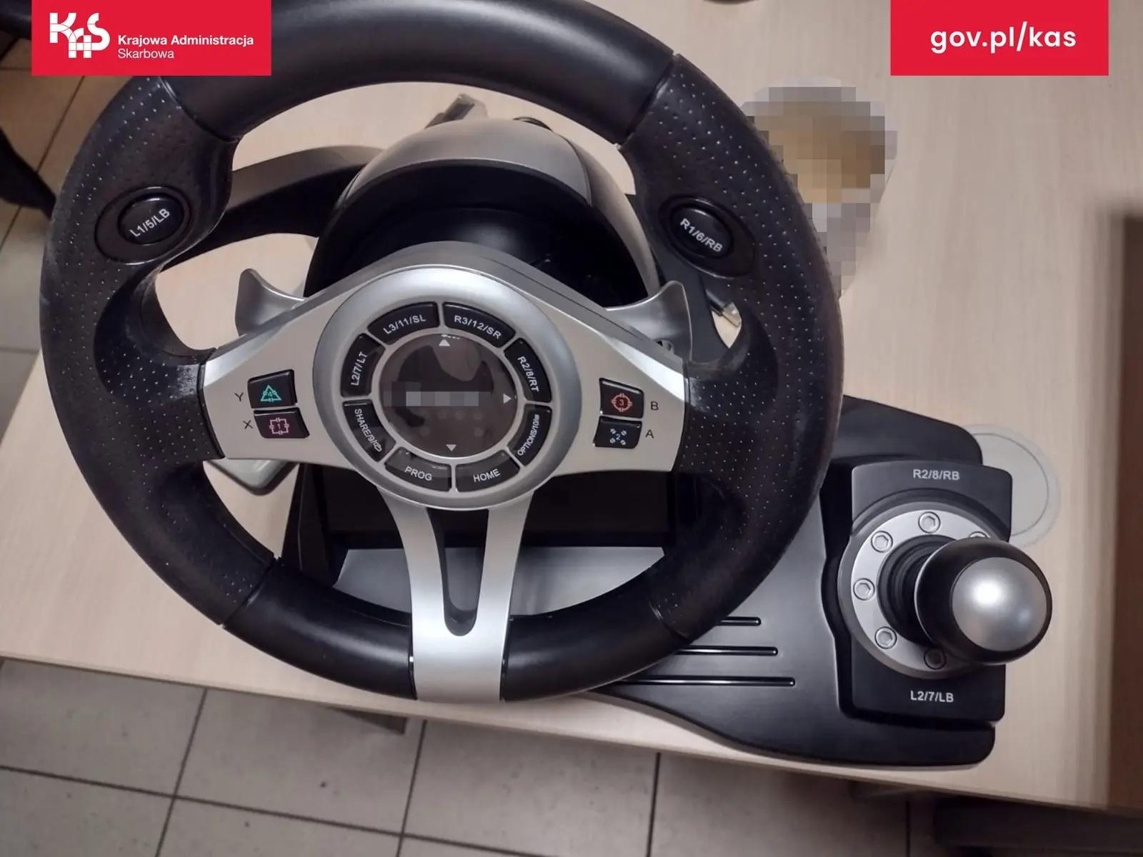 Zdjęcie w galerii na portalu naszwodzislaw.com: KAS wykryła oksykodon ukryty w kierownicy. Pomogli Kodi i spektrometr wiadomości z regionu