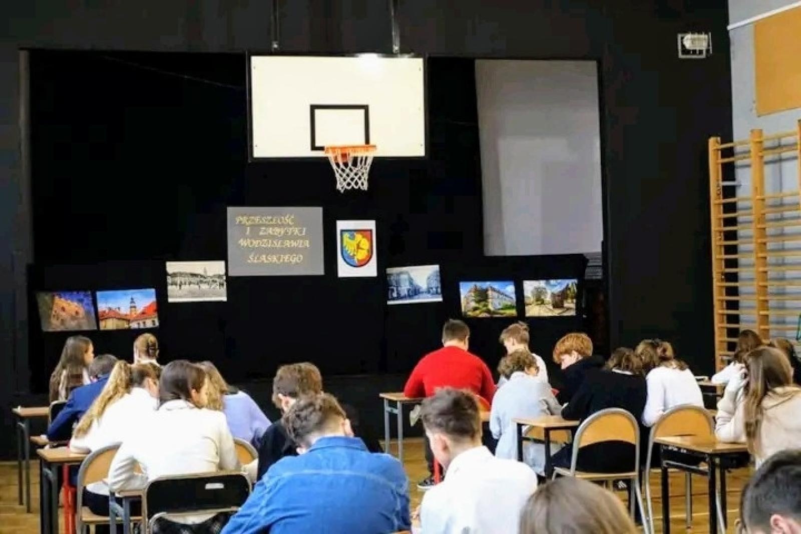 Zdjęcie w galerii na portalu naszwodzislaw.com: Przeszłość i zabytki Wodzisławia Śląskiego. Konkurs w ZSP 4 wiadomości z regionu