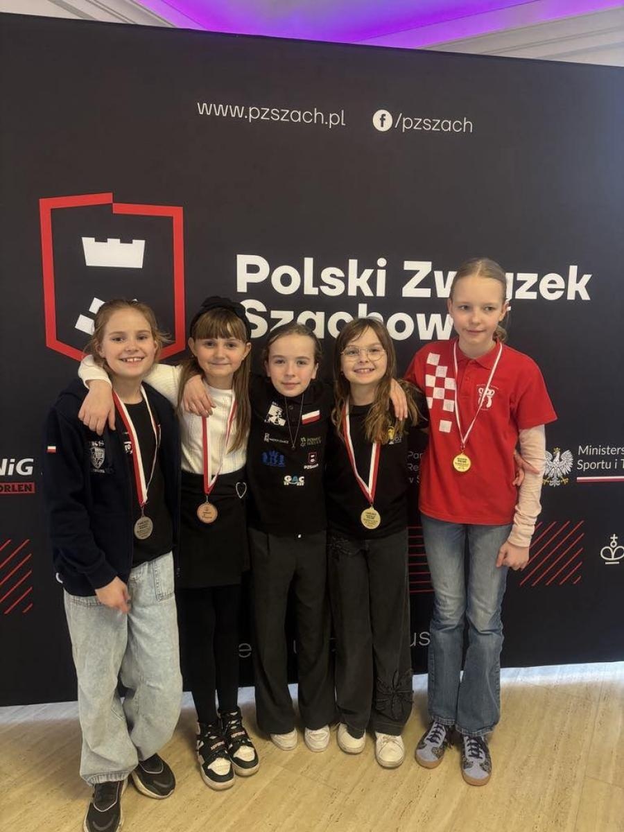 Zdjęcie w galerii na portalu naszwodzislaw.com: Brąz Julii Szczurek na szachowych mistrzostwach Polski młodzików do lat 10 wiadomości z regionu