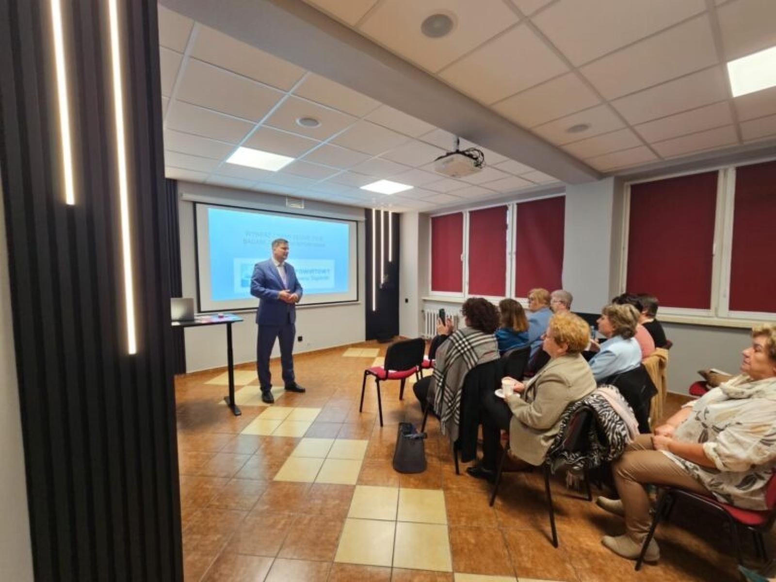 Zdjęcie w galerii na portalu naszwodzislaw.com: Profilaktyka raka piersi i nie tylko. Pierwsze spotkanie cyklu za nami wiadomości z regionu