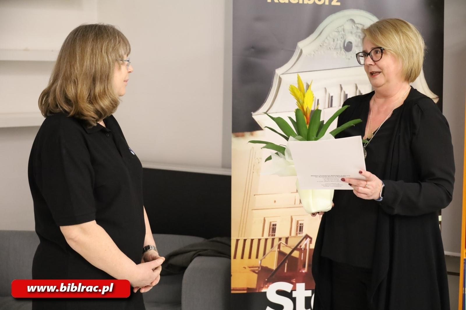 Zdjęcie w galerii na portalu naszwodzislaw.com: 20 lat FOTONU w bibliotece wiadomości z regionu