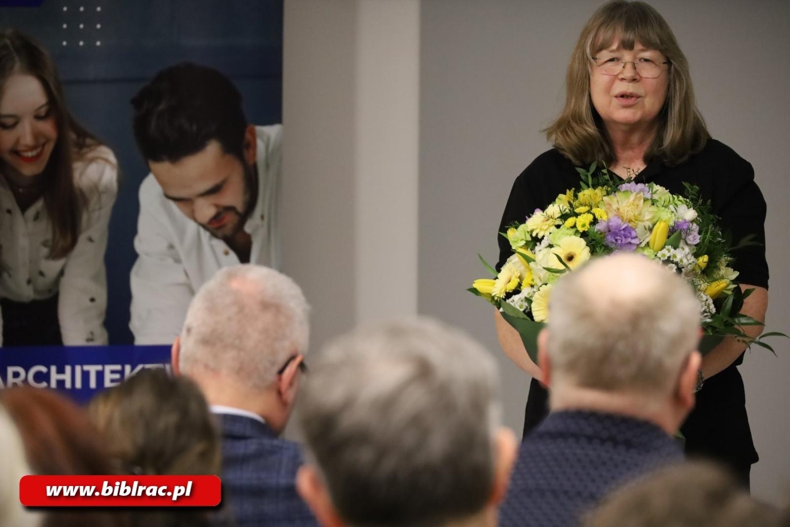 Zdjęcie w galerii na portalu naszwodzislaw.com: 20 lat FOTONU w bibliotece wiadomości z regionu