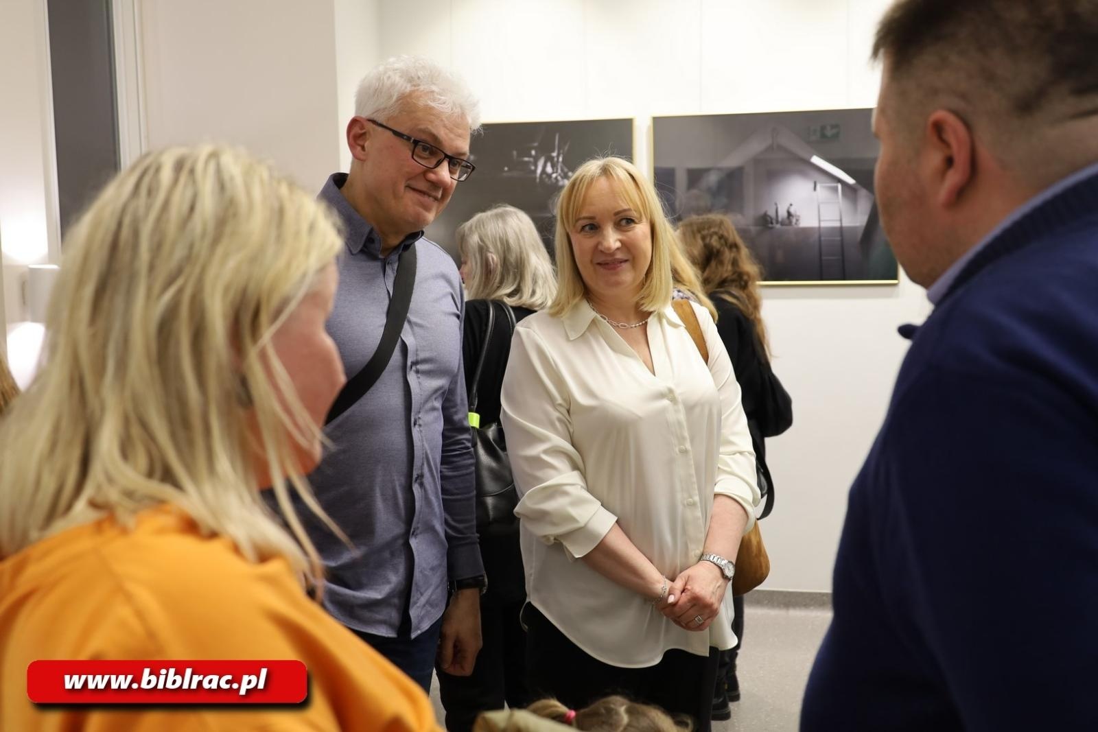 Zdjęcie w galerii na portalu naszwodzislaw.com: 20 lat FOTONU w bibliotece wiadomości z regionu