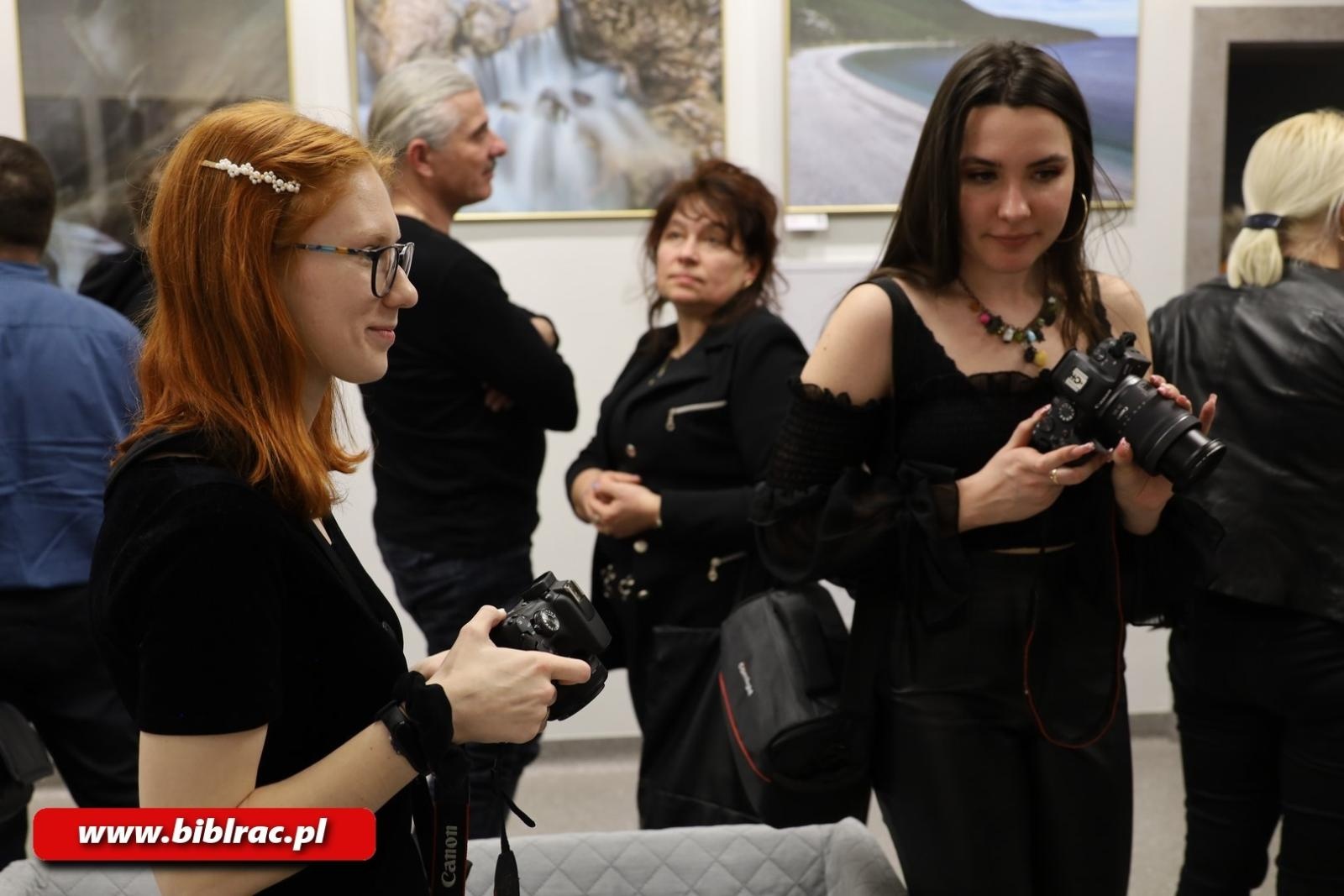 Zdjęcie w galerii na portalu naszwodzislaw.com: 20 lat FOTONU w bibliotece wiadomości z regionu