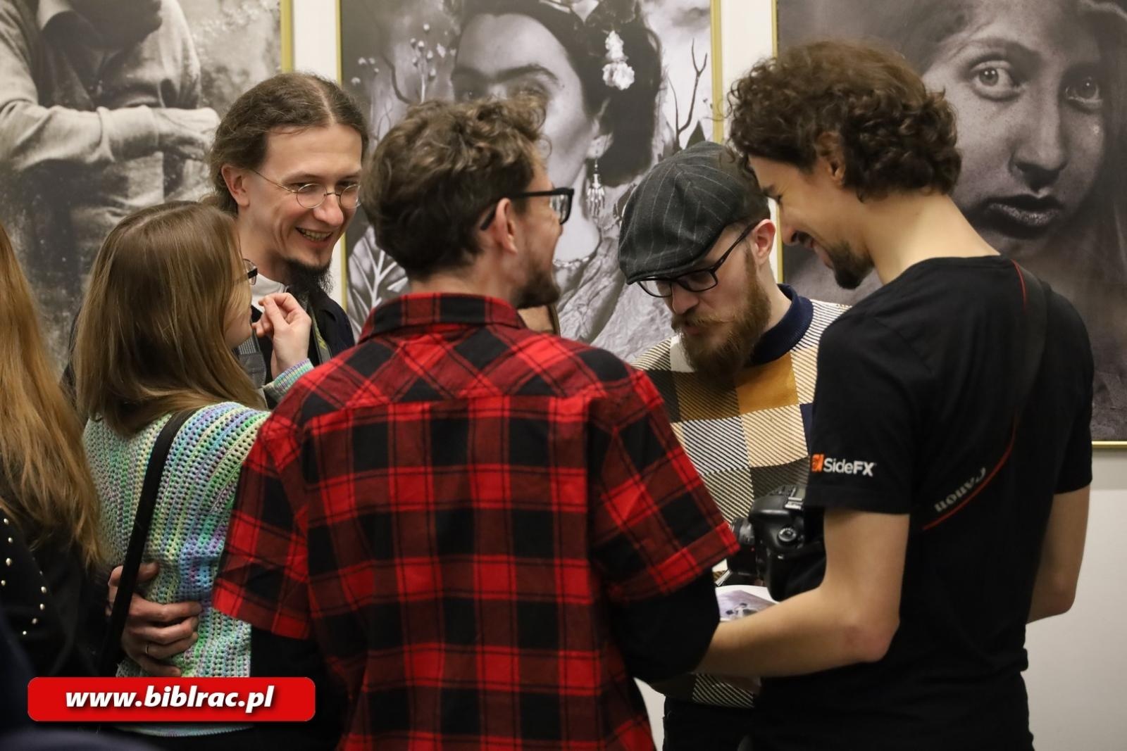 Zdjęcie w galerii na portalu naszwodzislaw.com: 20 lat FOTONU w bibliotece wiadomości z regionu