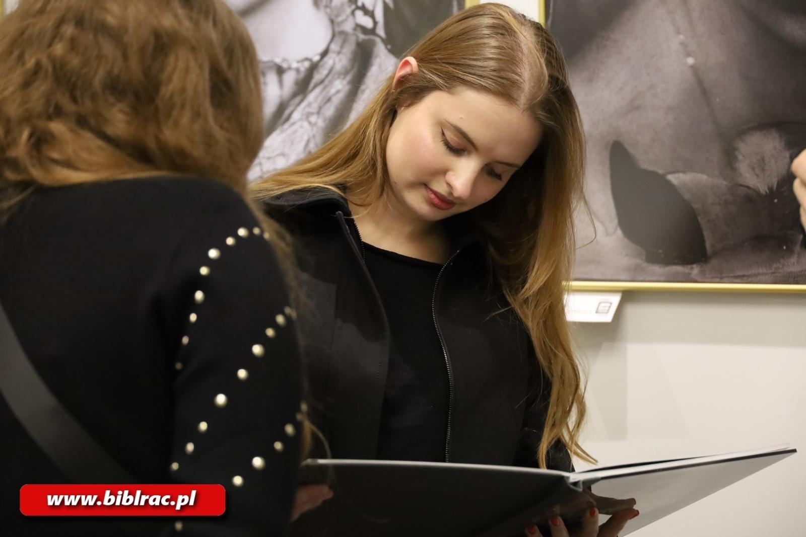 Zdjęcie w galerii na portalu naszwodzislaw.com: 20 lat FOTONU w bibliotece wiadomości z regionu