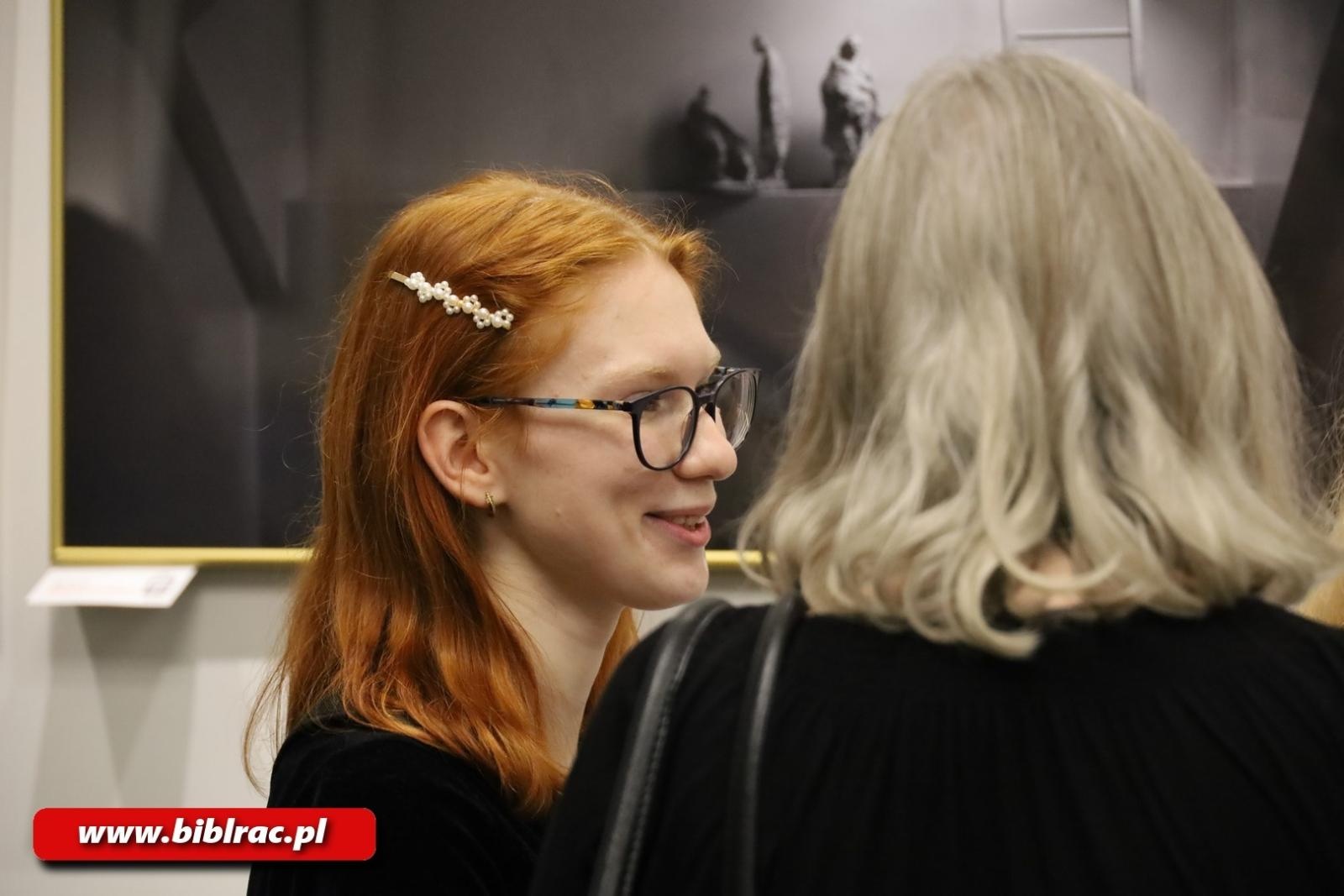 Zdjęcie w galerii na portalu naszwodzislaw.com: 20 lat FOTONU w bibliotece wiadomości z regionu