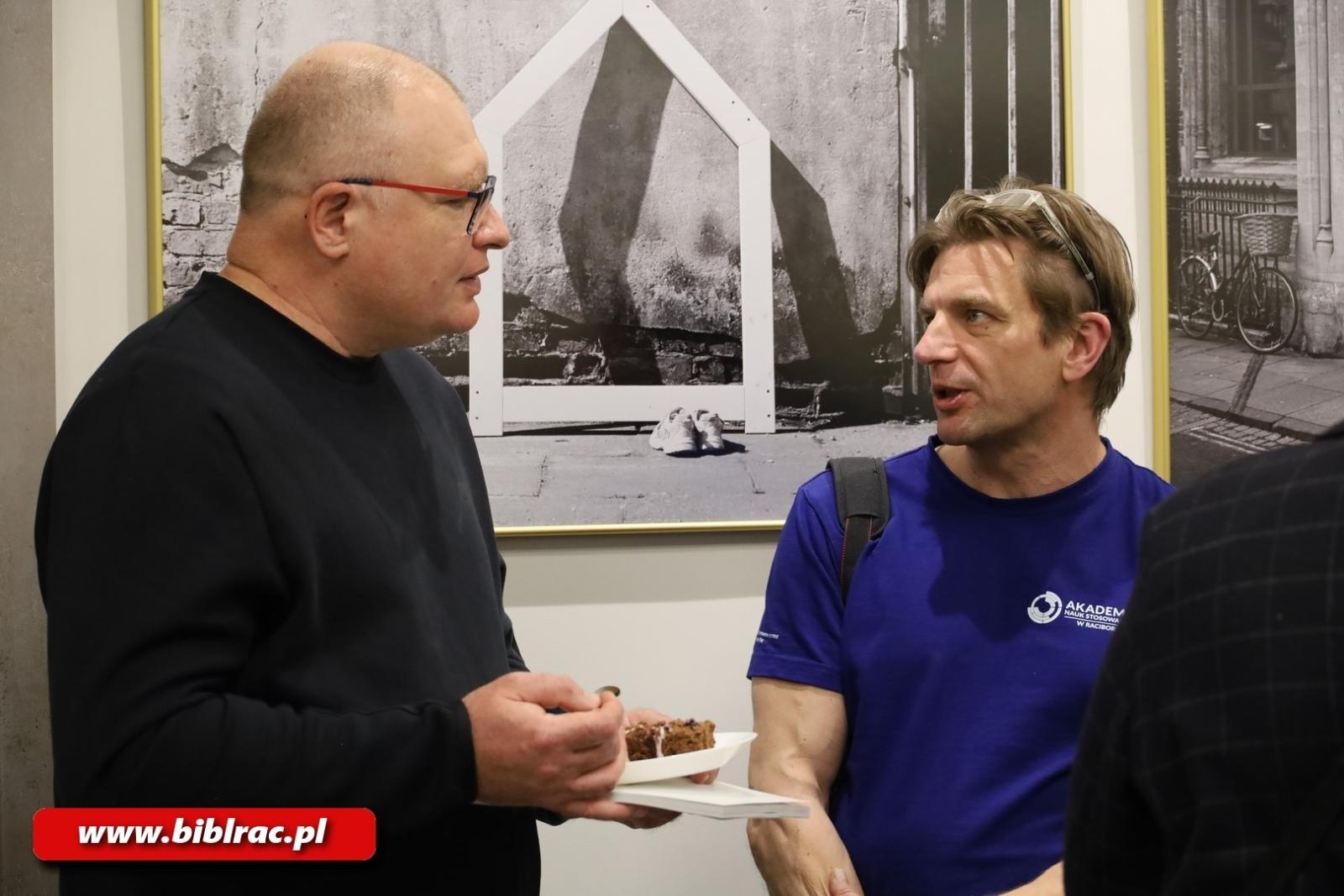 Zdjęcie w galerii na portalu naszwodzislaw.com: 20 lat FOTONU w bibliotece wiadomości z regionu