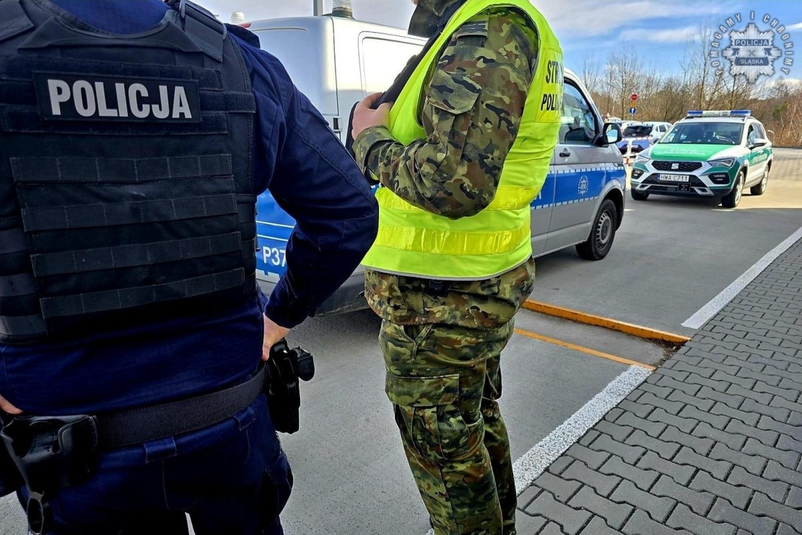 Zdjęcie w galerii na portalu naszwodzislaw.com: Śląska Policja kontroluje pojazdy w związku z epidemią pryszczycy wiadomości z regionu