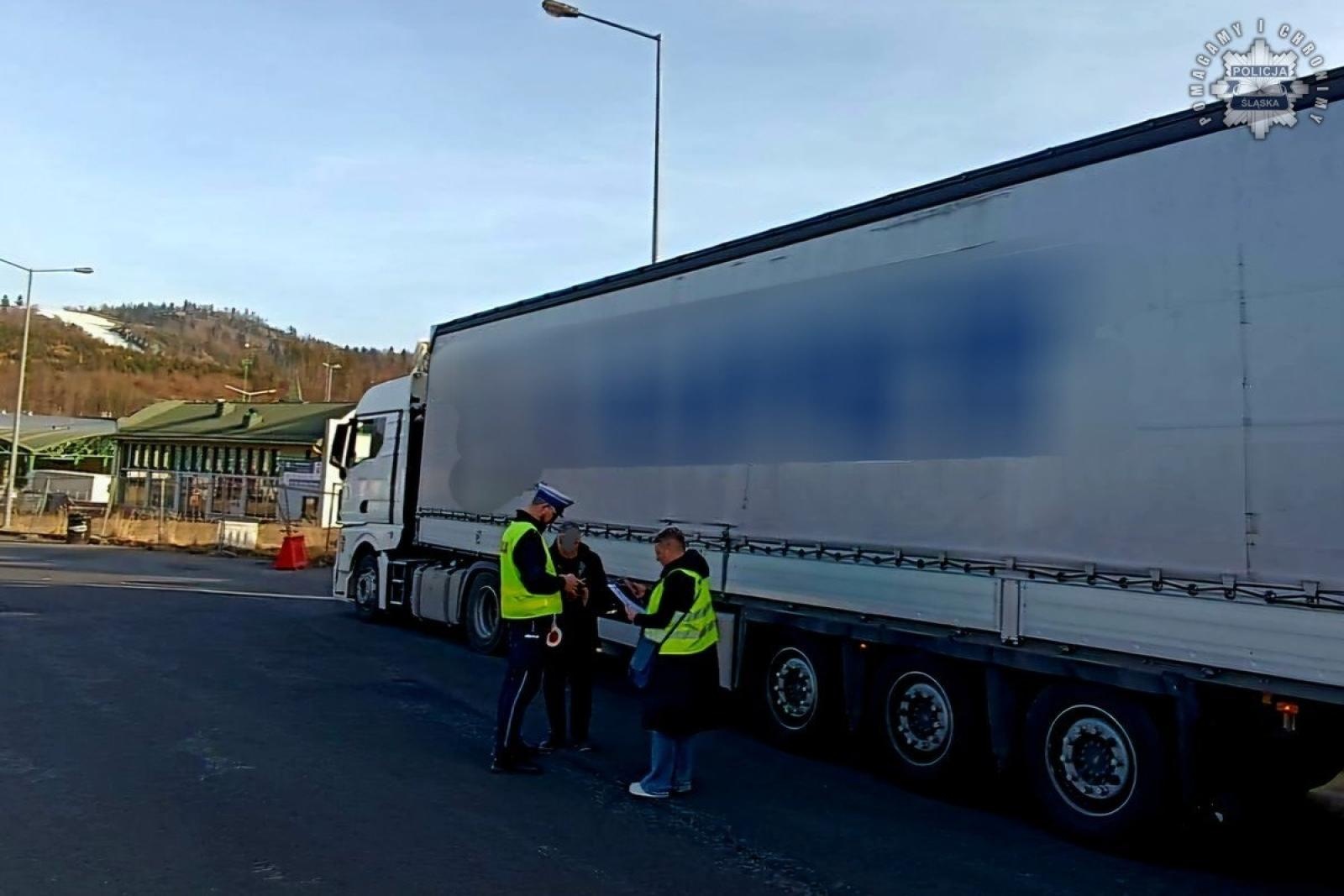 Zdjęcie w galerii na portalu naszwodzislaw.com: Śląska Policja kontroluje pojazdy w związku z epidemią pryszczycy wiadomości z regionu