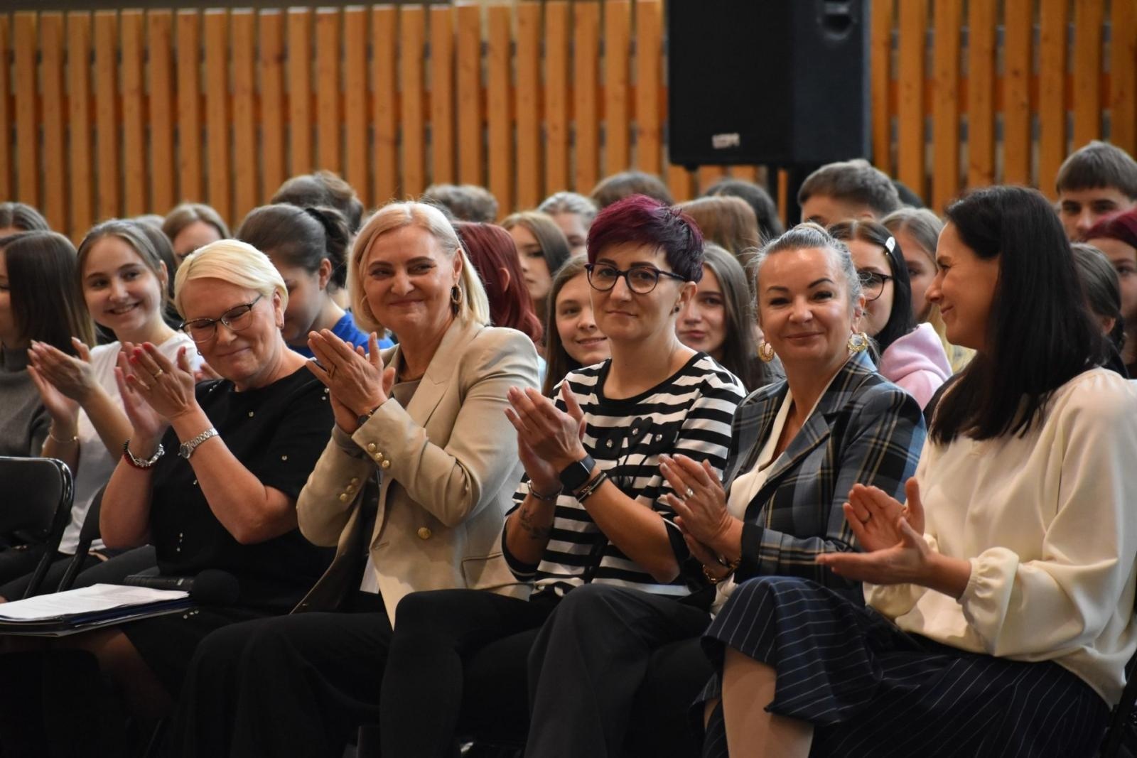 Zdjęcie w galerii na portalu naszwodzislaw.com: XV Koncert Charytatywny w Ekonomiku. Grali dla Nadii wiadomości z regionu