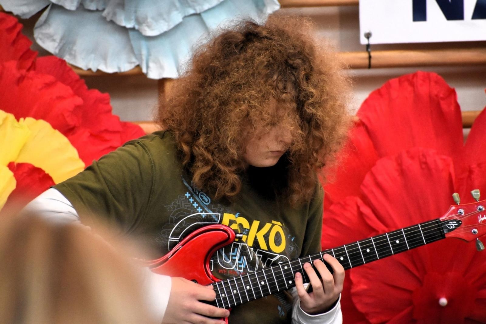 Zdjęcie w galerii na portalu naszwodzislaw.com: XV Koncert Charytatywny w Ekonomiku. Grali dla Nadii wiadomości z regionu