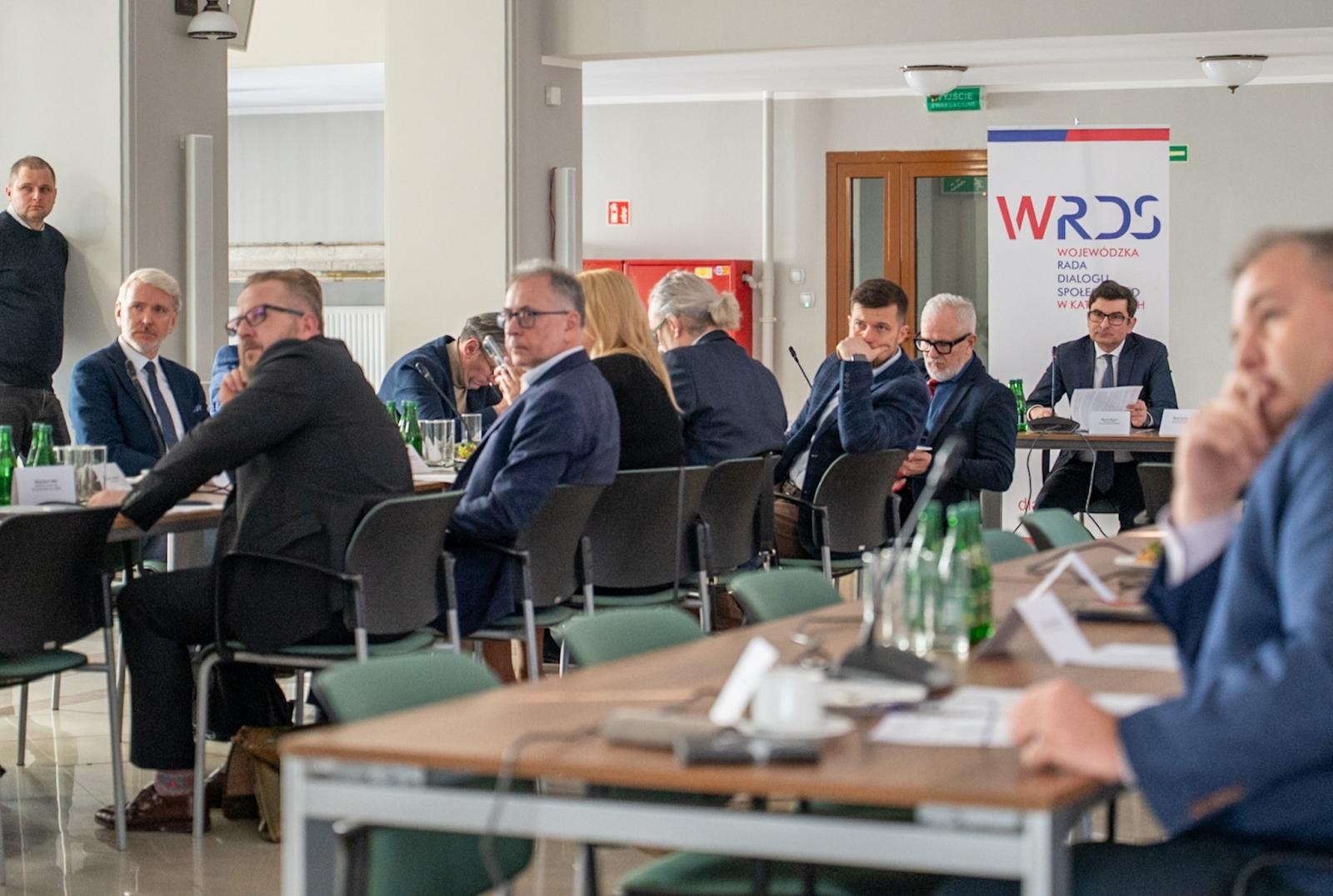 Zdjęcie w galerii na portalu naszwodzislaw.com: Posiedzenie Wojewódzkiej Rady Dialogu Społecznego w Katowicach wiadomości z regionu