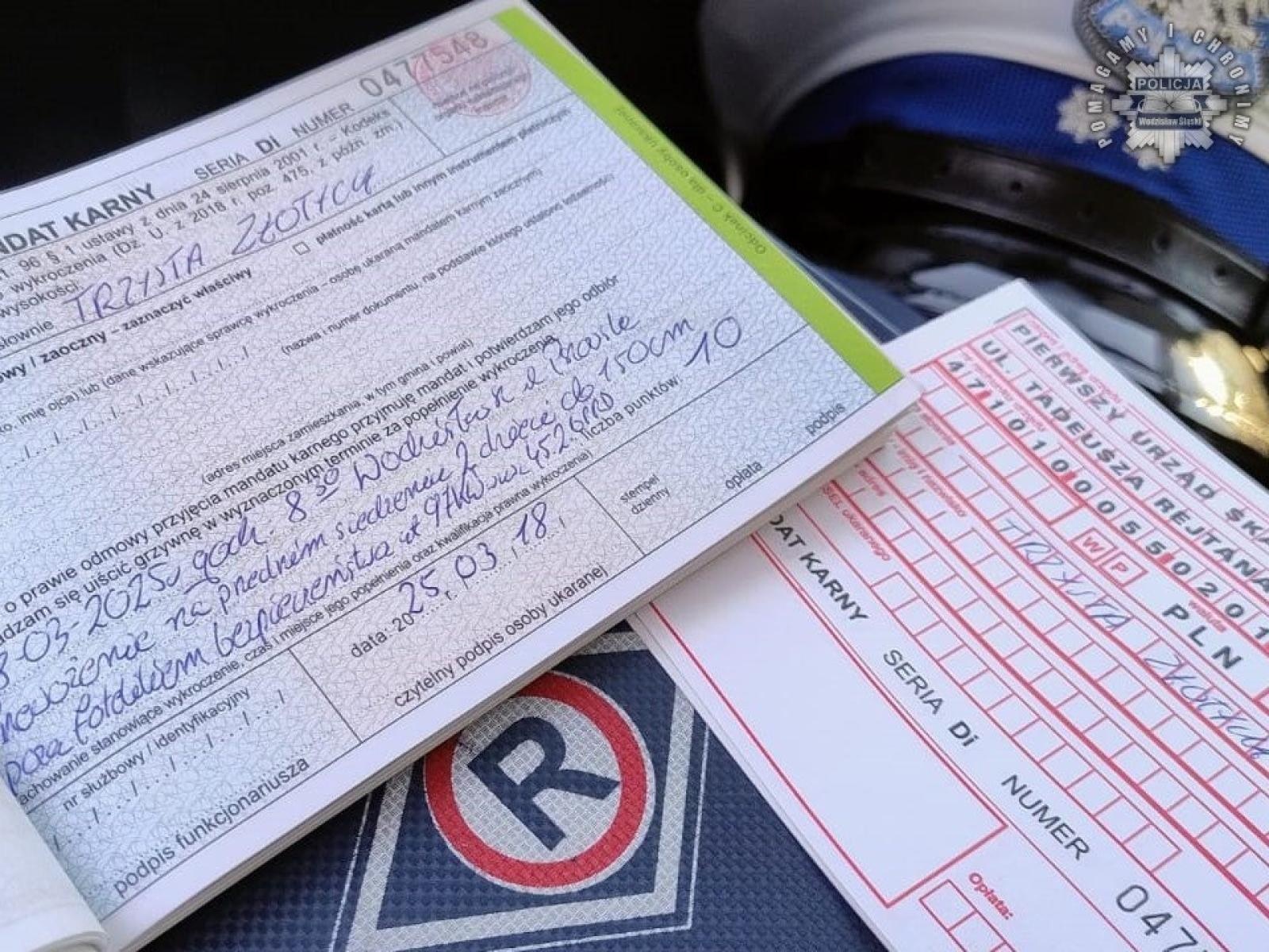 Zdjęcie w galerii na portalu naszwodzislaw.com: Drobna kolizja, ale skutki dotkliwe wiadomości z regionu