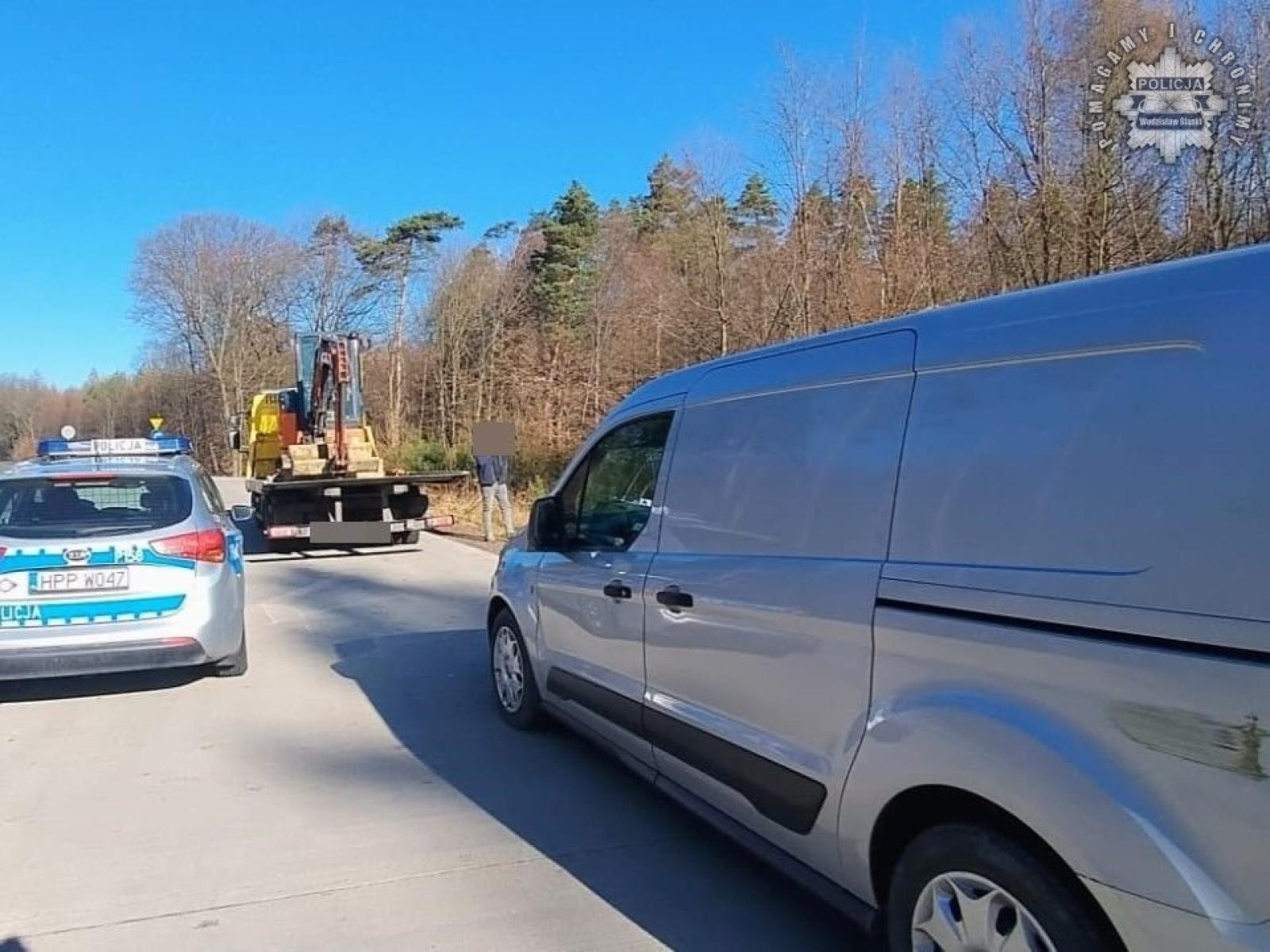 Zdjęcie w galerii na portalu naszwodzislaw.com: Drobna kolizja, ale skutki dotkliwe wiadomości z regionu