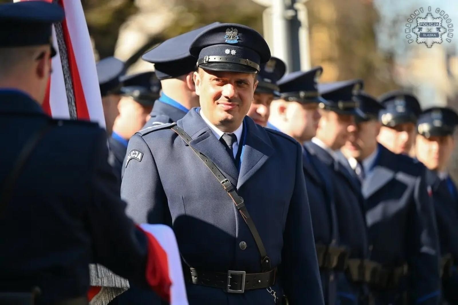 Zdjęcie w galerii na portalu naszwodzislaw.com: Nowi policjanci złożyli rotę ślubowania  wiadomości z regionu