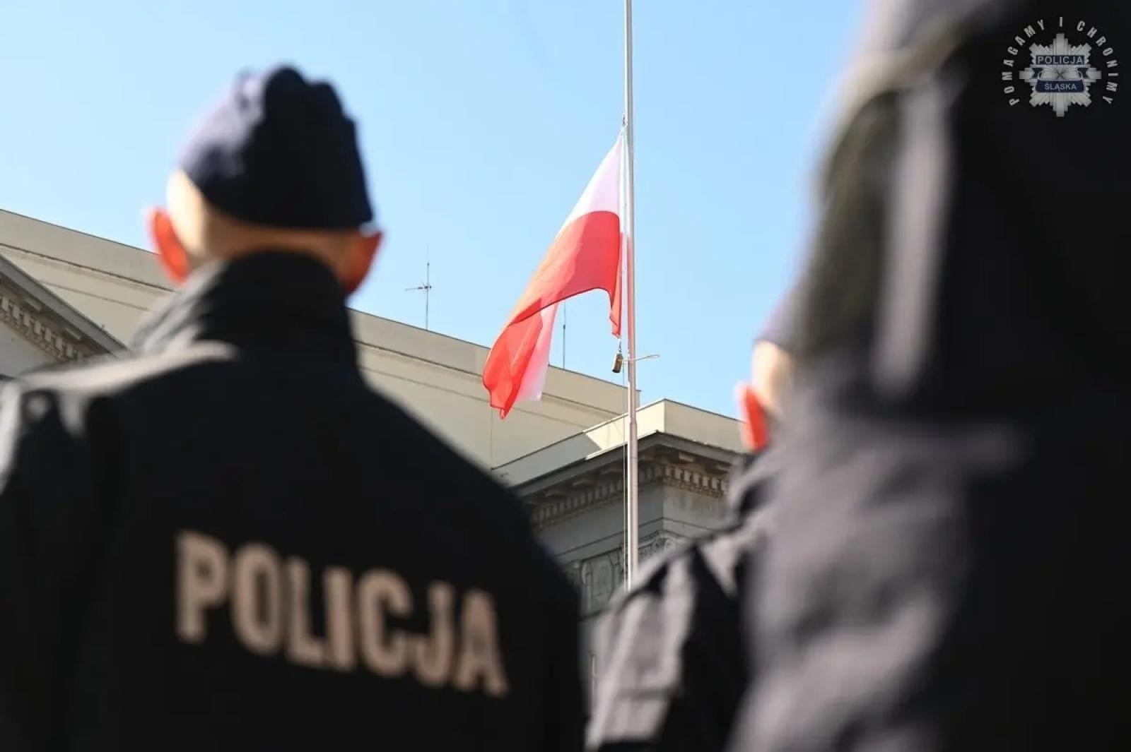 Zdjęcie w galerii na portalu naszwodzislaw.com: Nowi policjanci złożyli rotę ślubowania  wiadomości z regionu