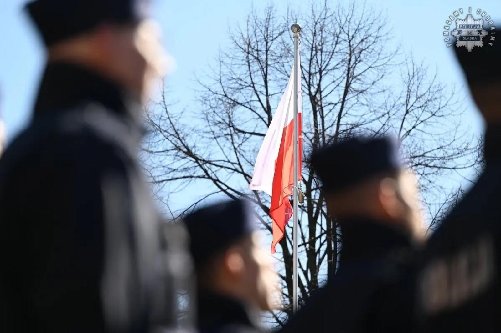 Zdjęcie w galerii na portalu naszwodzislaw.com: Nowi policjanci złożyli rotę ślubowania  wiadomości z regionu