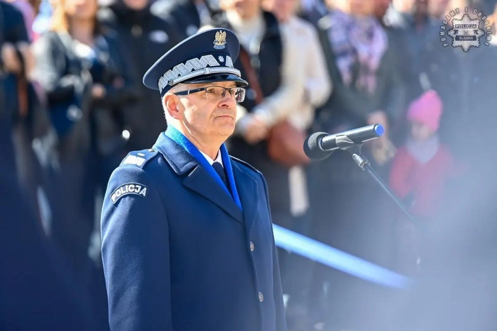 Zdjęcie w galerii na portalu naszwodzislaw.com: Nowi policjanci złożyli rotę ślubowania  wiadomości z regionu