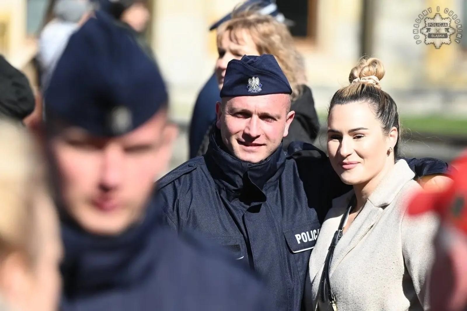 Zdjęcie w galerii na portalu naszwodzislaw.com: Nowi policjanci złożyli rotę ślubowania  wiadomości z regionu