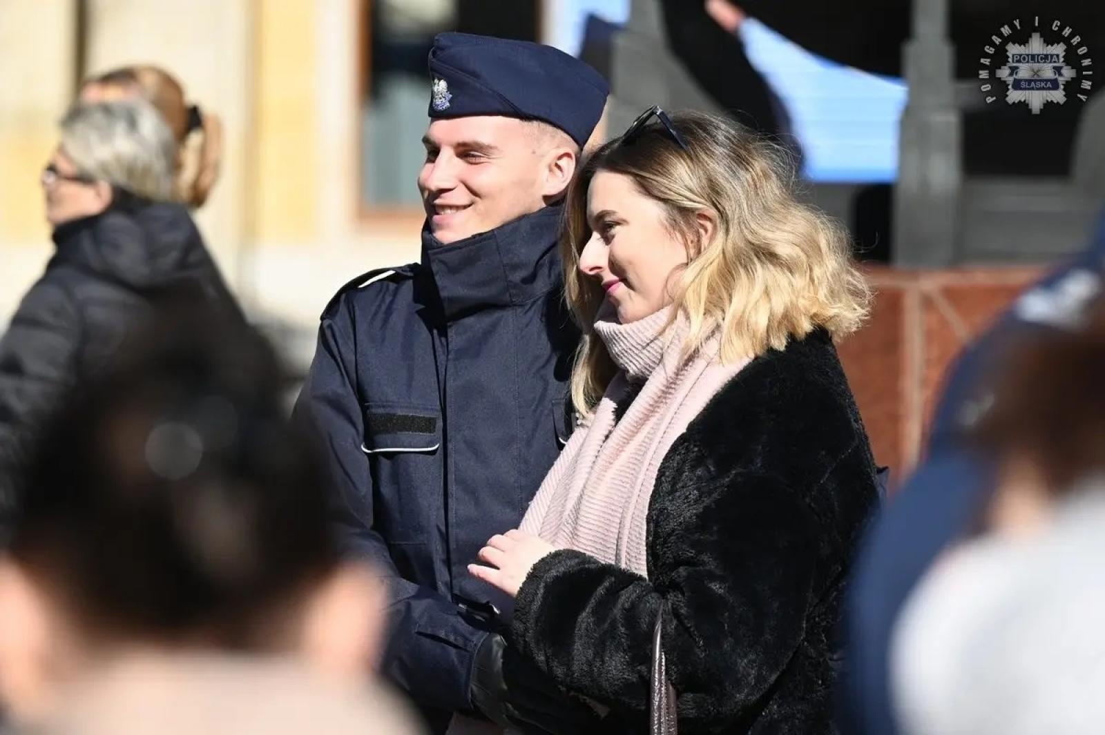 Zdjęcie w galerii na portalu naszwodzislaw.com: Nowi policjanci złożyli rotę ślubowania  wiadomości z regionu