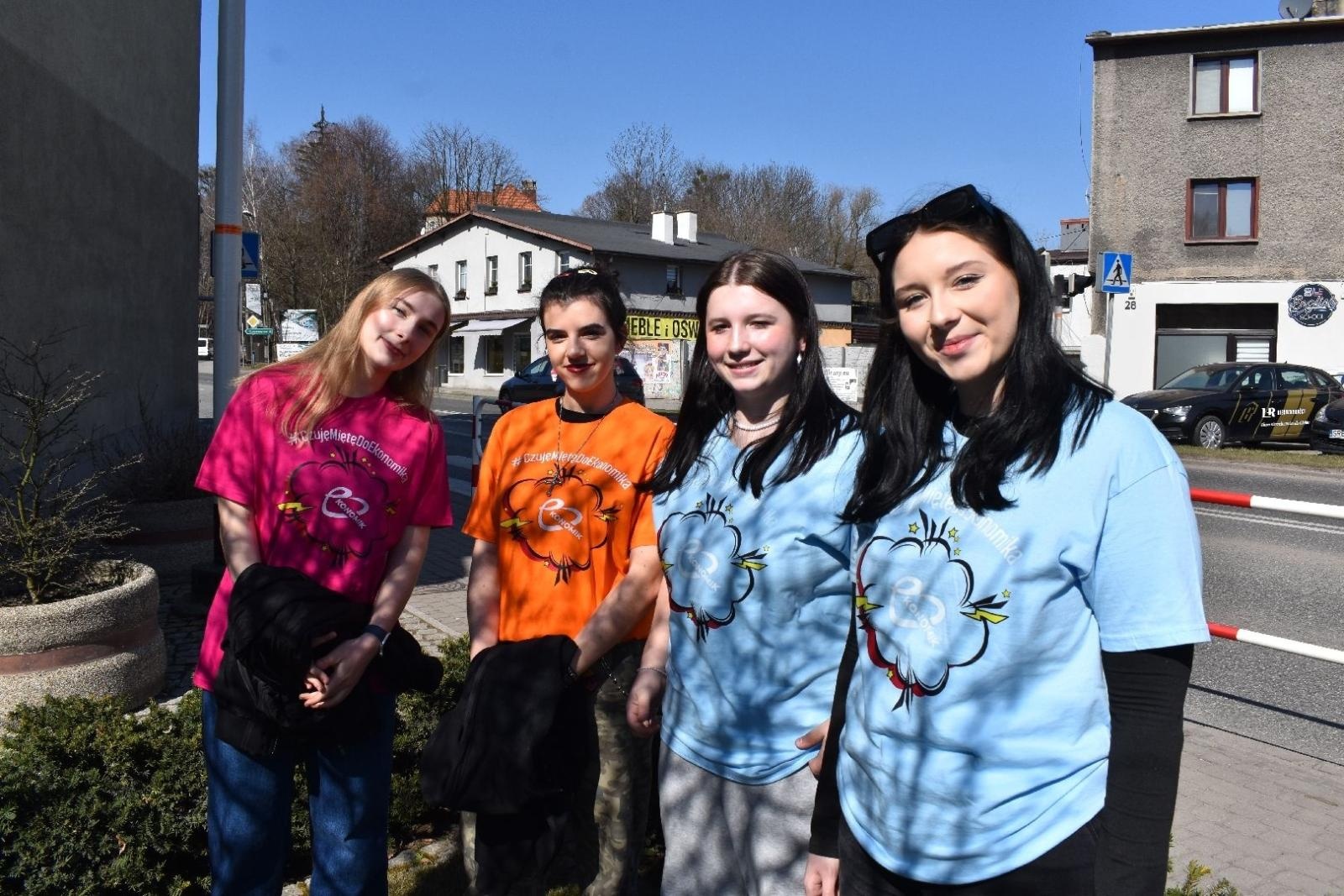 Zdjęcie w galerii na portalu naszwodzislaw.com: Dzień Zespołu Downa w starostwie [FOTO] wiadomości z regionu