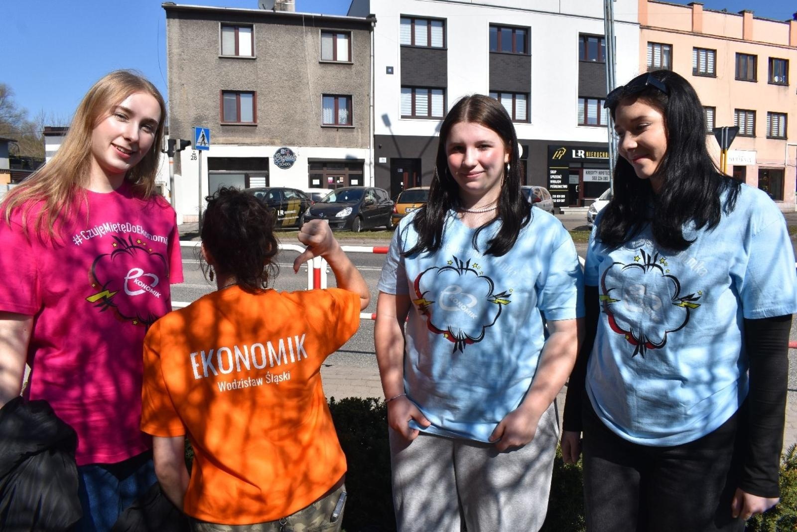 Zdjęcie w galerii na portalu naszwodzislaw.com: Dzień Zespołu Downa w starostwie [FOTO] wiadomości z regionu