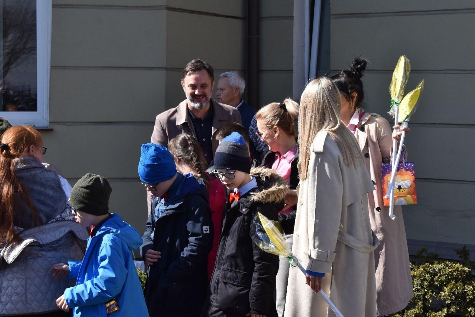 Zdjęcie w galerii na portalu naszwodzislaw.com: Dzień Zespołu Downa w starostwie [FOTO] wiadomości z regionu