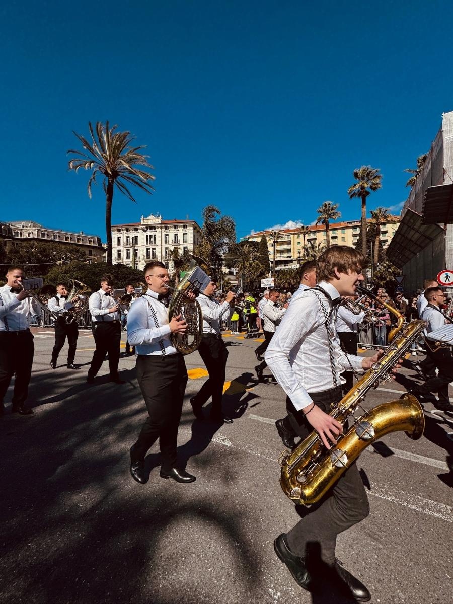 Zdjęcie w galerii na portalu naszwodzislaw.com: Wyjazd zespołu Sukces oraz Orkiestry KWK Rydułtowy do Włoskiej miejscowości San Remo na Festiwal Kwiatów Festiwal Di Flore wiadomości z regionu