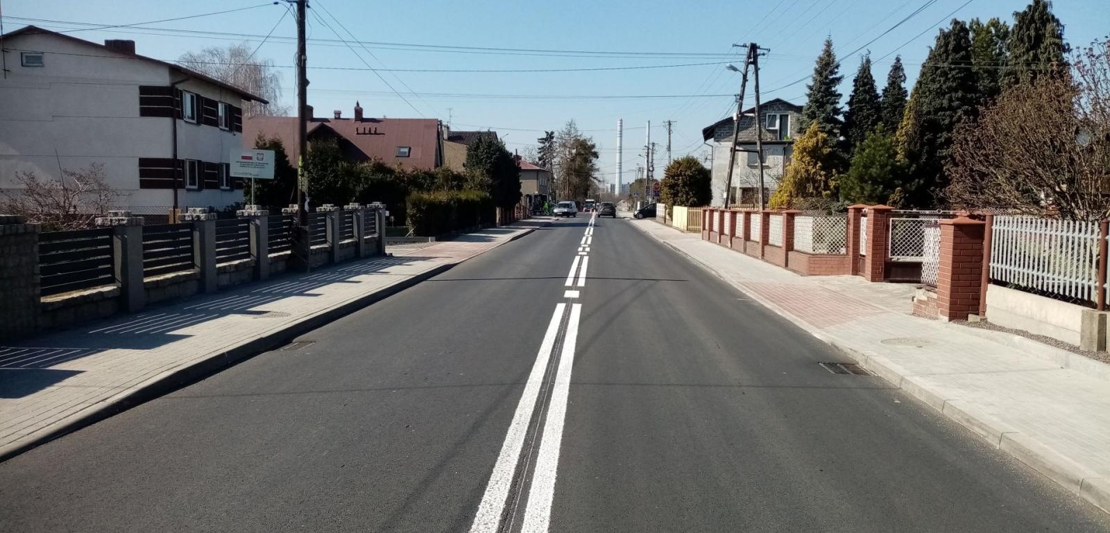 Zdjęcie w galerii na portalu naszwodzislaw.com: Kolejny etap przebudowy ul. 1 Maja w Gołkowicach zakończony wiadomości z regionu